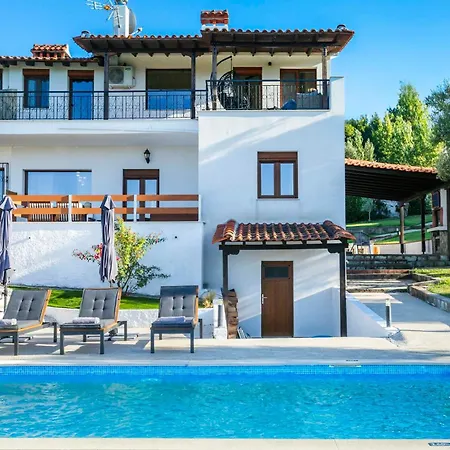 Air Maritime Sani Luxury Apartmán *